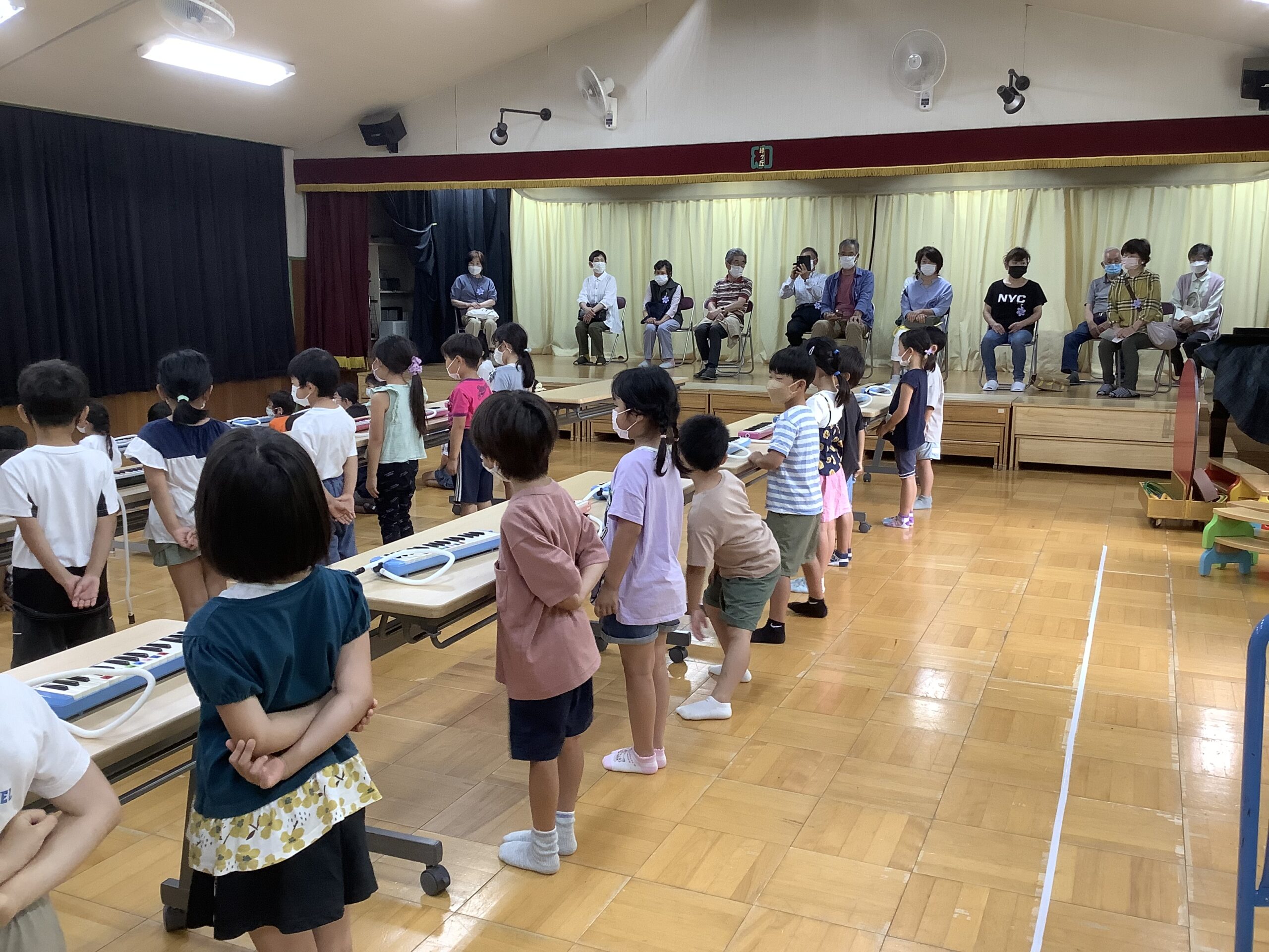 【年長組】祖父母参観を行いました