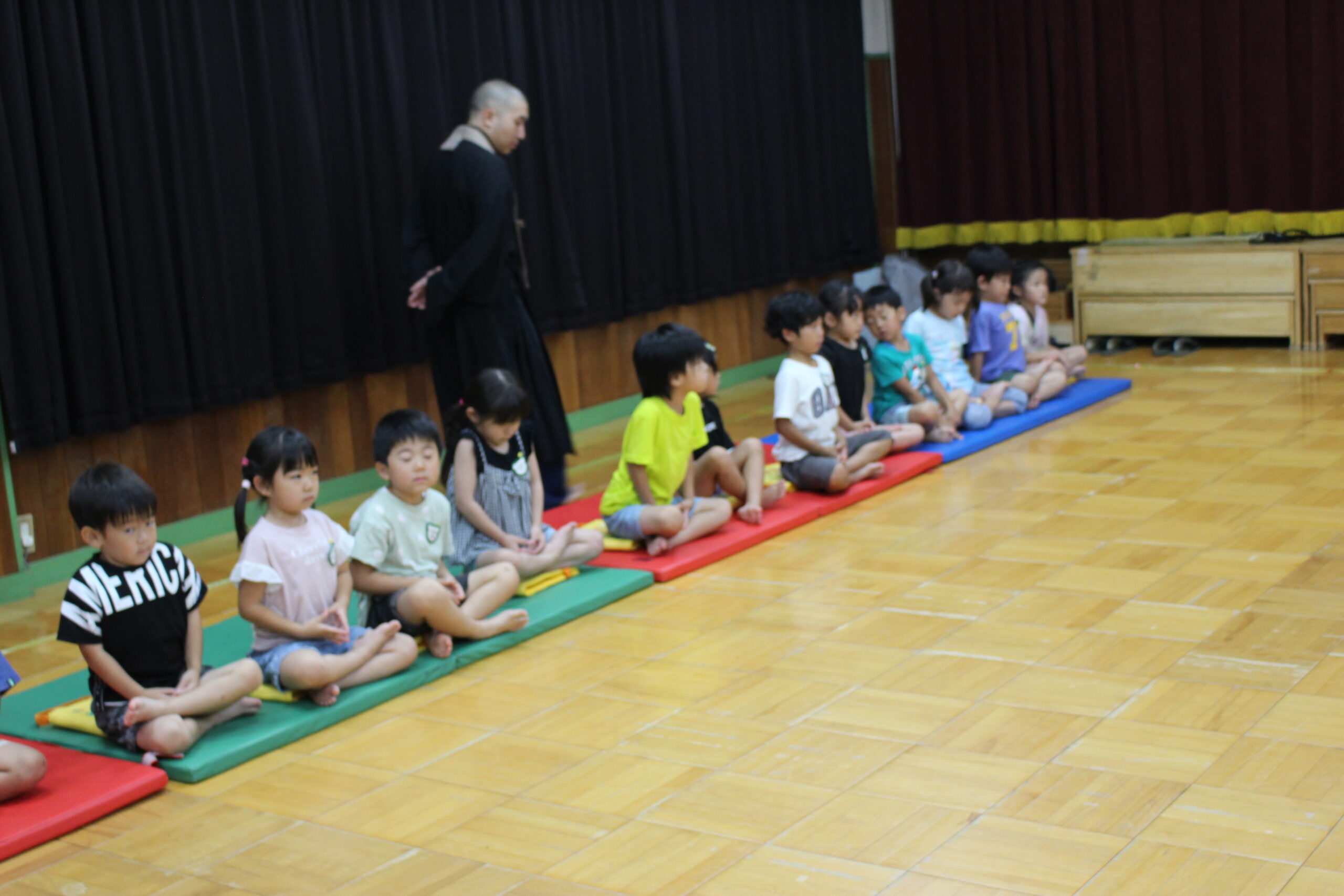 【年長組】座禅教室を行いました