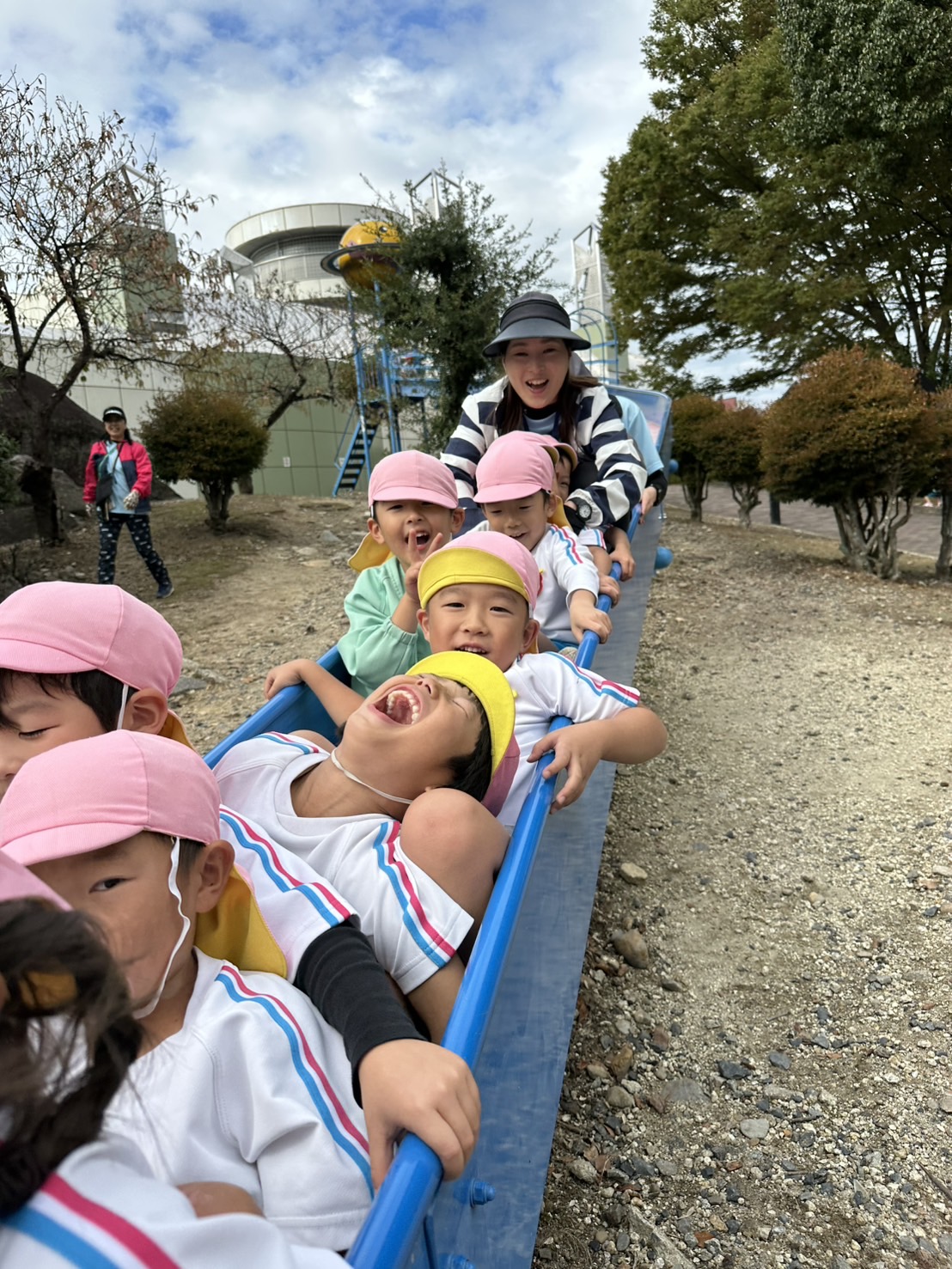 秋の遠足に行ってきました‼︎誠和幼稚園-幼保連携型こども園 - 粉砕技術業界No1プロフェッショナル