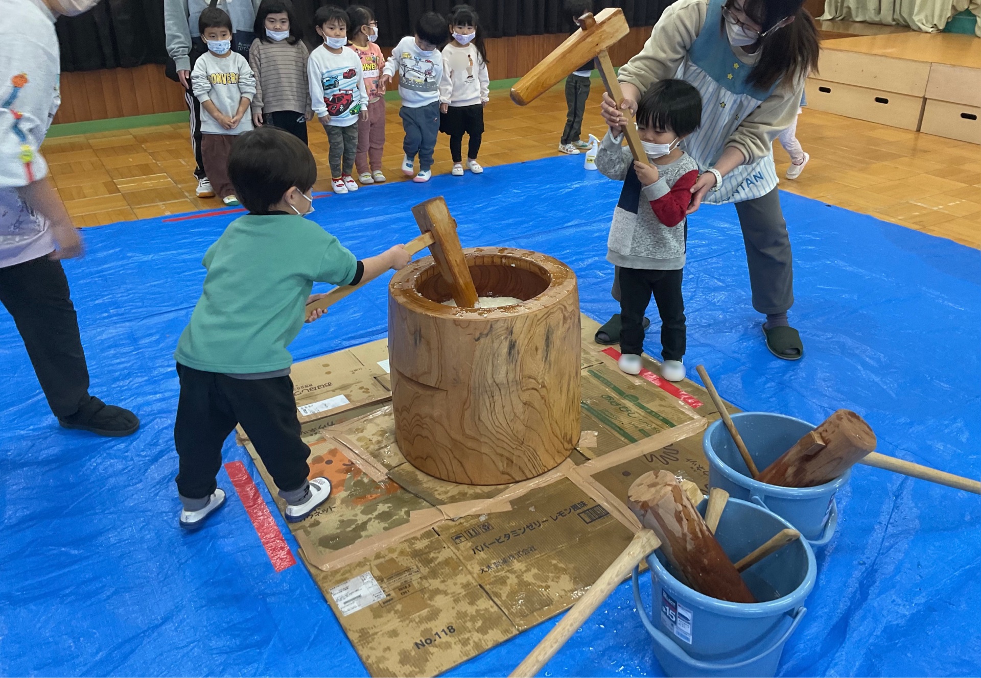 もちつき大会をしました誠和幼稚園-幼保連携型こども園 - 粉砕技術業界No1プロフェッショナル