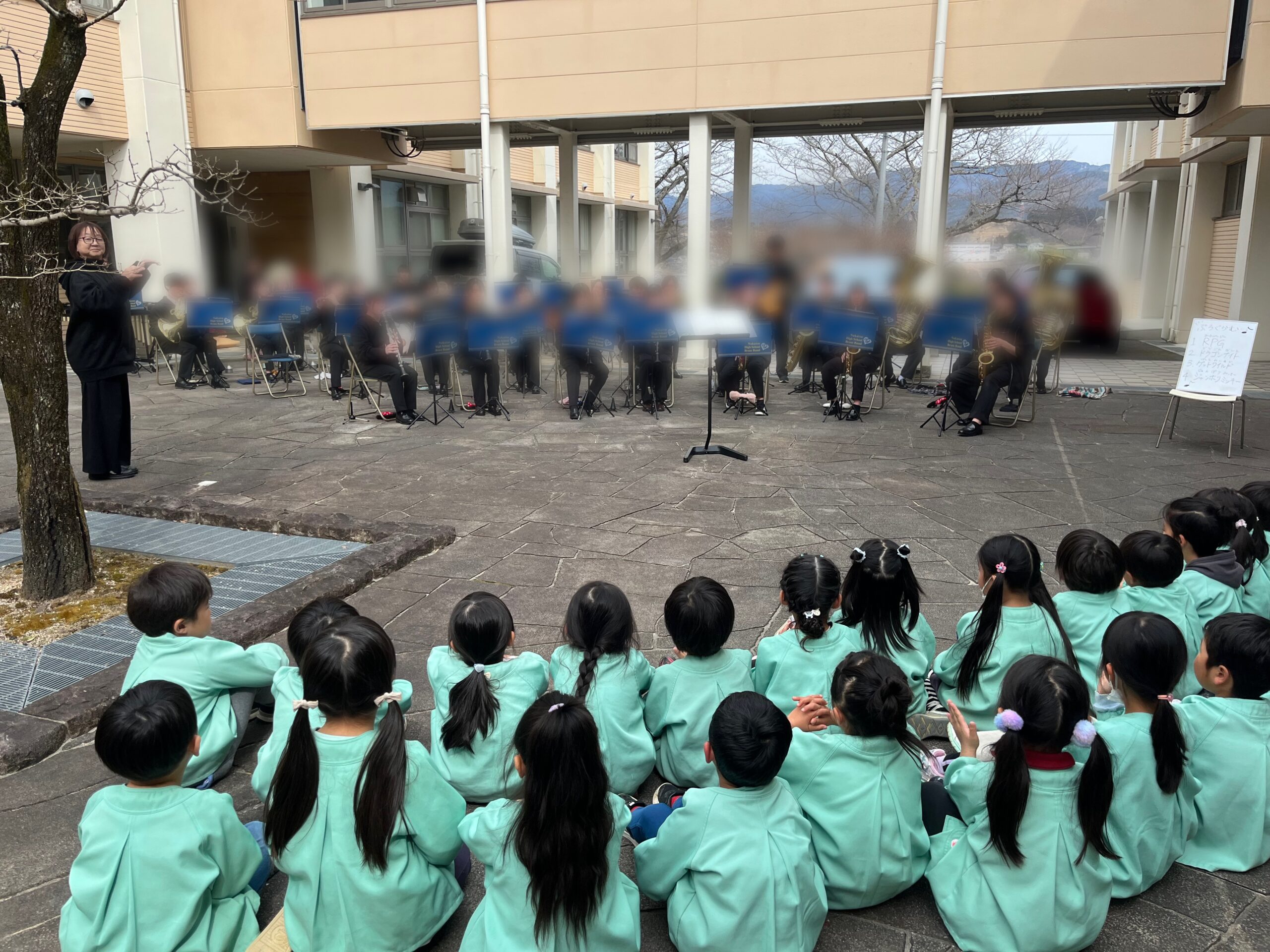 中津高校吹奏楽部　ミニコンサートを開催してくれました【年長組】