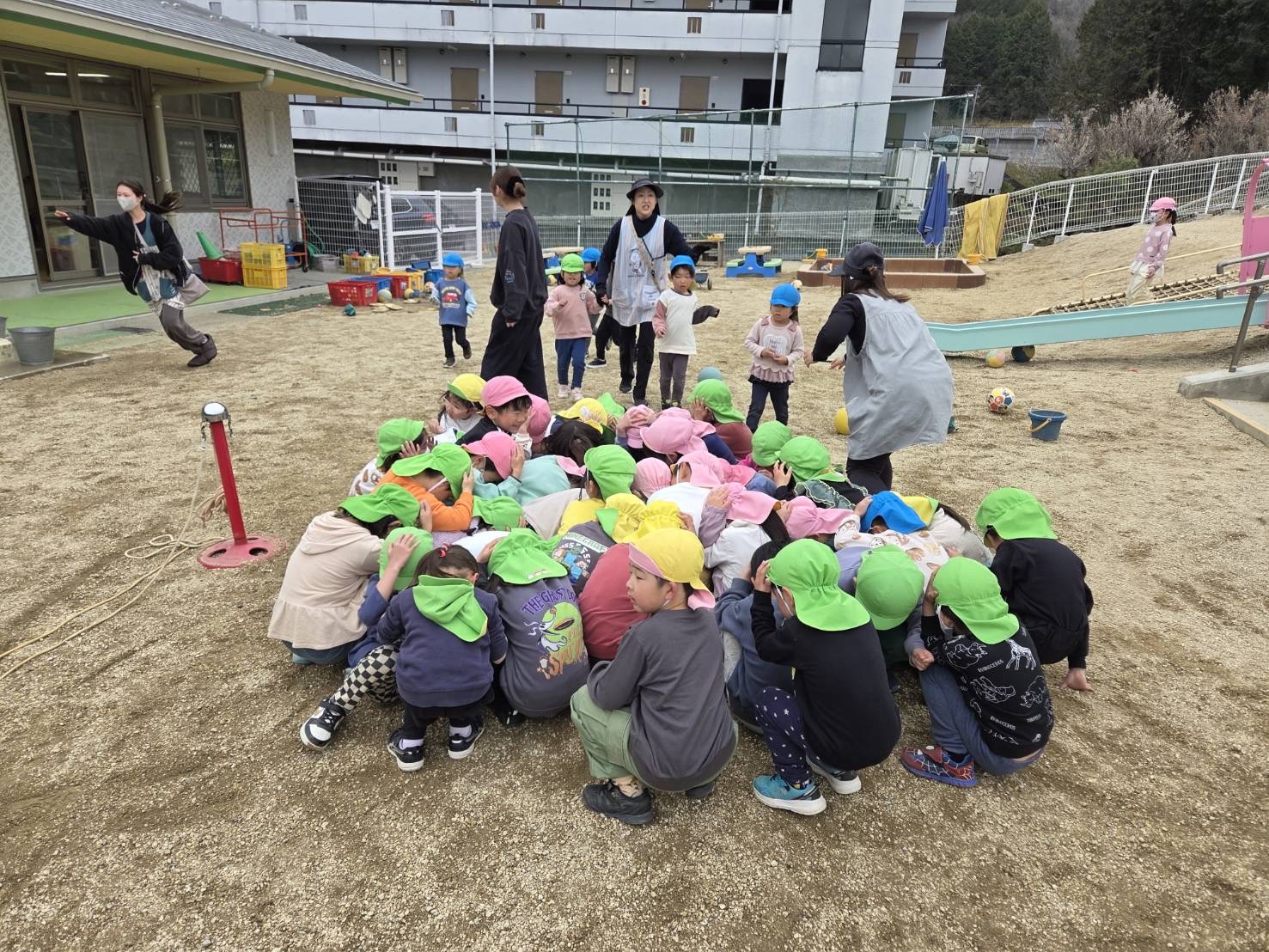避難訓練を行いました。