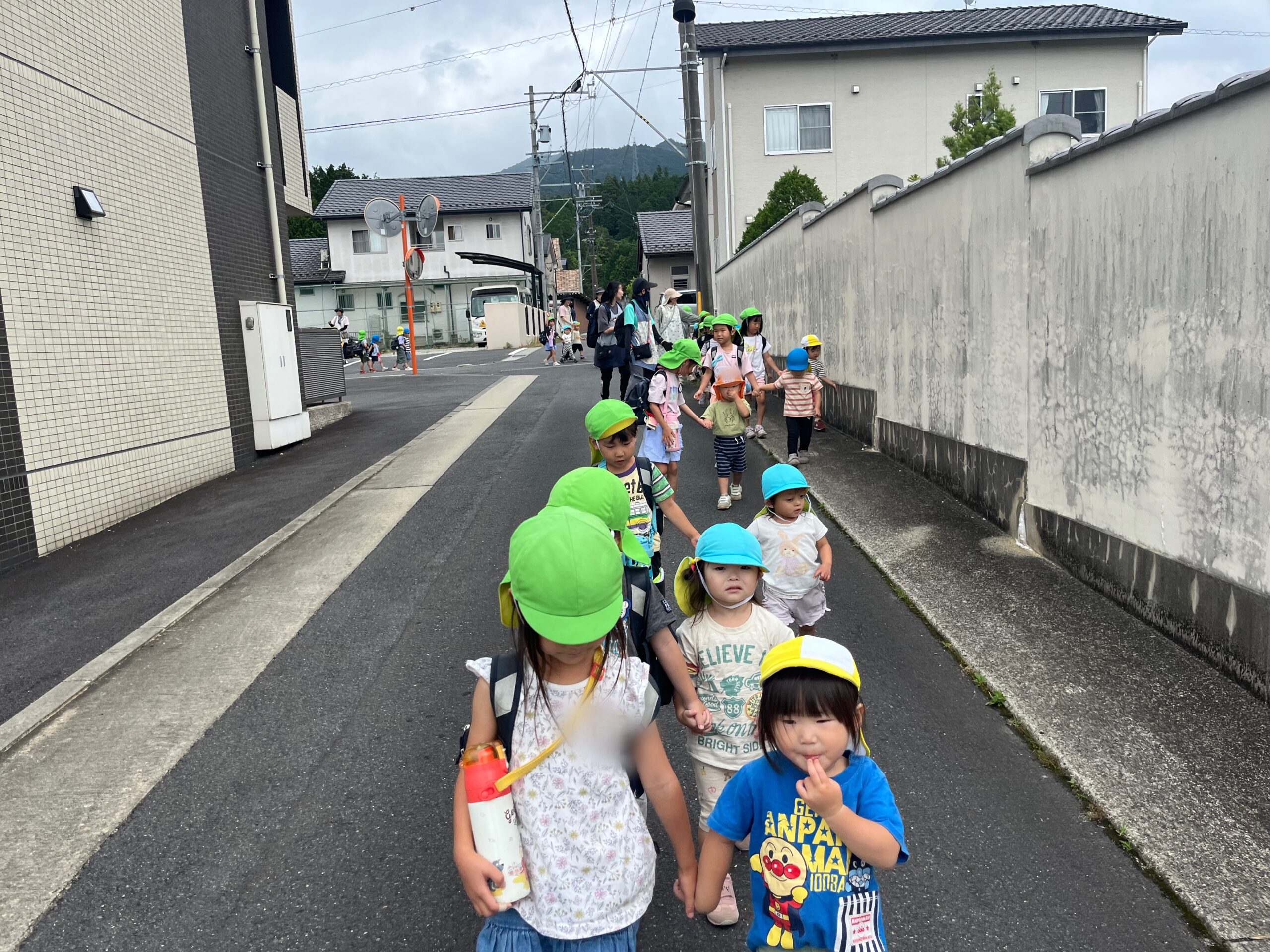 散歩に出かけました♪