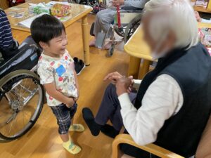 【年少組】なごみの里に行ってきました誠和幼稚園-幼保連携型こども園 - 粉砕技術業界No1プロフェッショナル