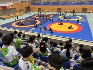 ちびっこレスリング交流会に参加しました誠和幼稚園-幼保連携型こども園 - 粉砕技術業界No1プロフェッショナル